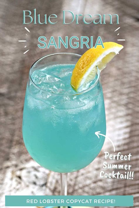 Blue Edible Glitter Drinks, Blue Sangria Recipe, Coastal Drinks, Alc Drinks, Blue Alcoholic Drinks, Blueberry Sangria, Spritzer Drink, Blue Sangria, Ginger Ale Drinks