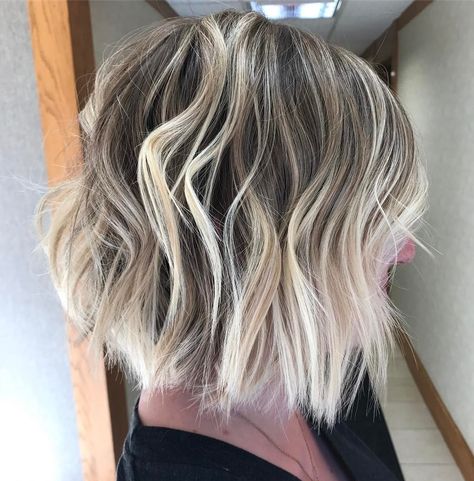 Blonde Brown Short Hair, Short Blonde Balayage, Long Choppy Bobs, Choppy Bobs, Straight Bob Haircut, 2018 Hair, Choppy Bob Haircuts, Tousled Bob, Textured Haircut