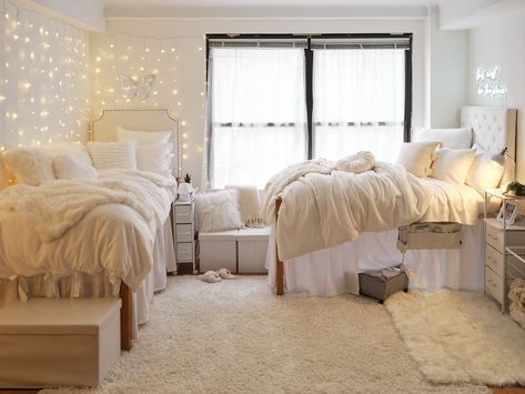 farmhouse dorm room farmhouse dorm room  ideas farmhouse dorm room  decor dorm room designs farmhouse western dorm room ideas farmhouse boho farmhouse dorm room Tan And White Dorm Room, Brown And White Dorm Room, Plain Dorm Room, Gray And White Dorm Room Ideas, Cosy Dorm Room, White Dorm Room Aesthetic, Jmu Dorm Room, Dorm Room Ideas White, White And Gold Dorm Room