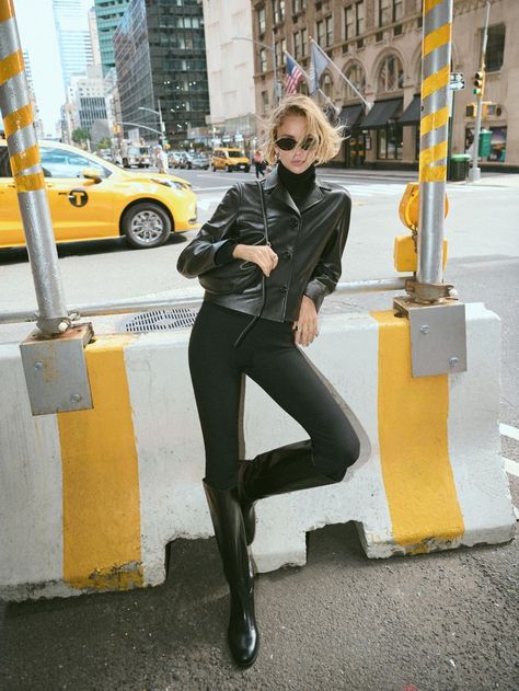 Massimo Dutti Brings Downtown Cool to Pre-Fall Style Cowboy Chic, Riding Boots Fashion, Chic Sunglasses, Ad Fashion, All Black Looks, Sporty And Rich, Slim Fit Trousers, Effortless Chic, Slim Fit Pants