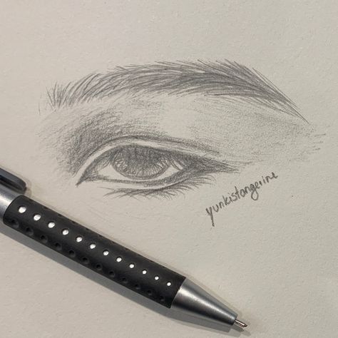 Suga Eyes Drawing, Yoongi Eyes Drawing, Yoongi Drawing Pencil, Suga Pencil Sketch, Yoongi Sketch, Suga Drawing, Face Pencil Drawing, Eye Sketch, Kdrama Quotes