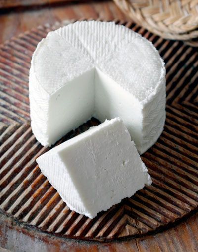 Queso Fresco Recipe, Fresh Cheese Recipe, Cheese Recipes Homemade, Cheese Making Recipes, Diy Cheese, Easy Cheese, Fresh Cheese, Homemade Cheese, How To Make Cheese