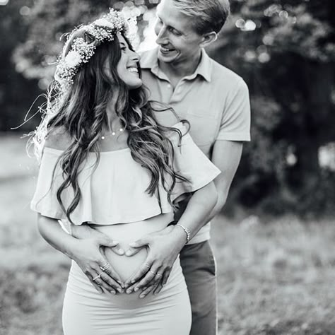 Mimi Ikonn Pregnant, Mimi Ikonn style, Summer, Alex Ikonn, Baby, 8 Months Pregnant. Mimi Ikonn, Pregnancy Photos Couples, Maternity Photoshoot Poses, Maternity Photography Poses, Pregnant Couple, Foto Baby, Foto Tips, Maternity Poses, Foto Poses