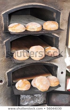 Banana Bread Muffin Recipe, Pizza Oven Outdoor Diy, Brick Oven Outdoor, Pizza Oven Outdoor Kitchen, Wood Fired Cooking, Stone Oven, Bbq Grill Design, Bread Oven, Outdoor Oven