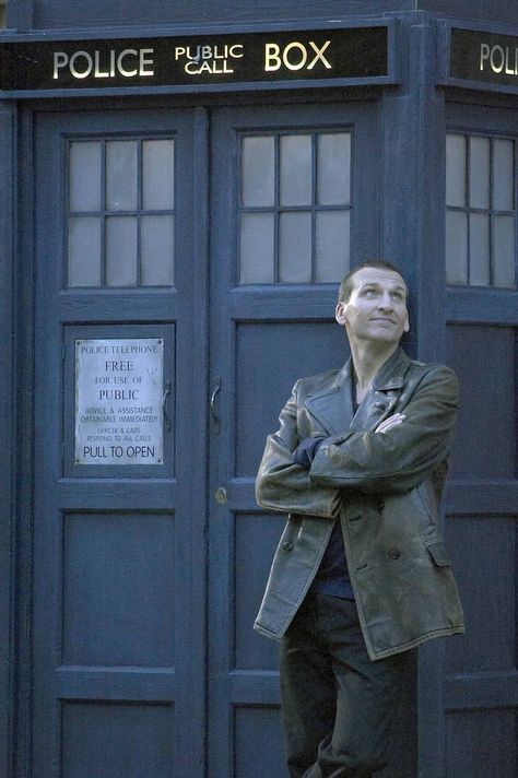 The Ninth Doctor Doctor Who 9, Doctor Who Episodes, Doctor Who Tv, Ninth Doctor, The Tardis, Christopher Eccleston, First Doctor, Police Box, Rurouni Kenshin