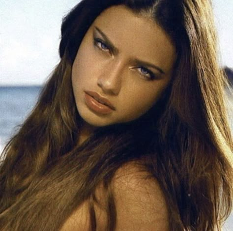 Adriana Lima 90s, Adriana Lima Face, Adrian Lima, Adriana Lima Style, Adriana Lima Young, Vs Models, Vs Angels, Model Aesthetic, Victoria Secret Angels