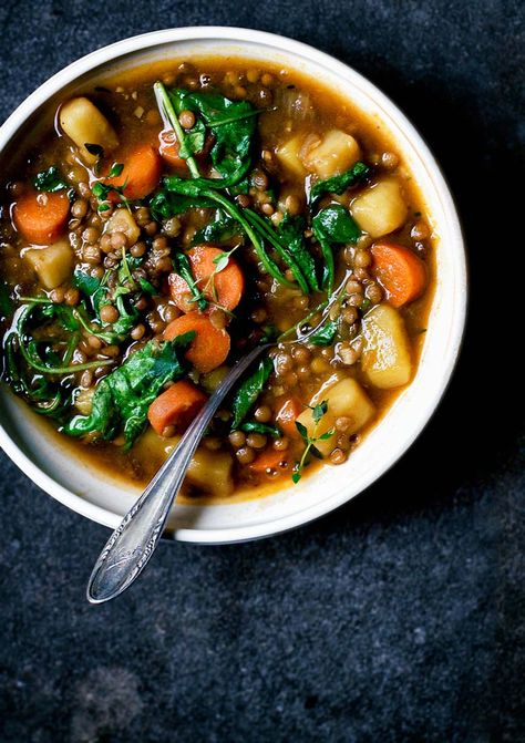 Lentil And Potato, Clean Eating Vegetarian, Clean Eating Vegan, Potato Stew, Vegan Lentil, Resep Salad, Eating Vegan, Winter Dishes, Stewed Potatoes