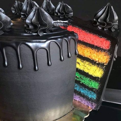 Gothic Birthday Cakes, Goth Cakes, Gothic Cake, Black Frosting, Skz Memes, Gateaux Cake, Chris Chan, Cute Birthday Cakes, Rainbow Cake