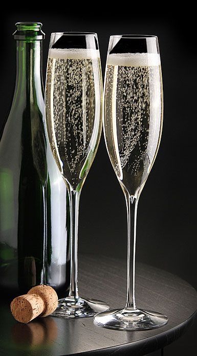 Books And Champagne, Wine Photography, Worlds Finest, Toasting Flutes, Stones Diy, Crystal Champagne, Crystal Glassware, Wedding Glasses, Waterford Crystal