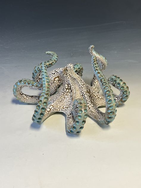 Octopus Designs Octopus Ceramics, Ceramic Octopus, Octopus Sculpture, Octopus Jewelry, Sea Sculpture, Octopus Design, Octopus Art, Cerámica Ideas, Raku Pottery