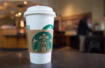 Best Keto Starbucks Drinks, Starbucks Drinks To Order, Keto Starbucks Drinks, Keto Starbucks, Starbucks Hacks, Café Starbucks, Salted Caramel Popcorn, Salted Caramel Mocha, Starbucks Rewards