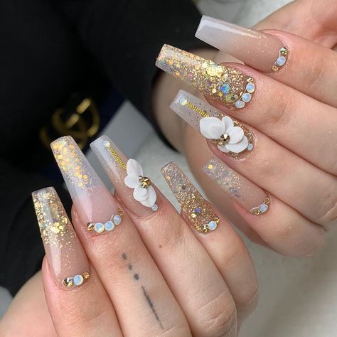 Fade Nails, White Nails With Gold, Quince Nails, Quinceanera Nails, French Fade, Gold Acrylic Nails, April Nails, Salon Nails, French Acrylic Nails