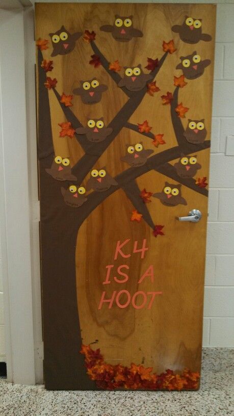 Fall classroom door with student-made owls. Fall School Doors, Door Decorations For School, Decorations For School, Fall Classroom Door, Preschool Door, Thanksgiving Activities For Kindergarten, Halloween Classroom Door, Owl Classroom, Thanksgiving Classroom