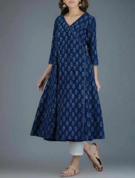 Printed Kurti Designs, Kurta Women, Indian Kurti Designs, Kurta Patterns, Kameez Designs, Nikkah Dress, Simple Kurti Designs, Salwar Designs, Saree Gown