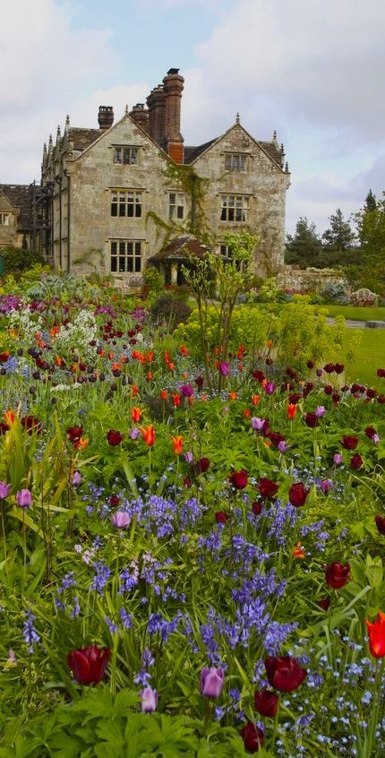 English Manor Houses Country Estate, Cecily Cardew, Old English Manor, Manor Aesthetic, Gravetye Manor, Cottage Mansion, Country Animals, English Estate, Garden Estate