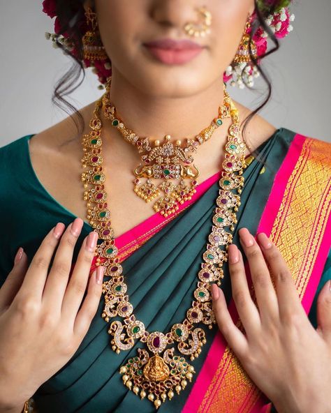 Latest Long Necklace Designs For South Indian Brides • South India Jewels Latest Long Chain Designs, Wedding Necklaces For Bride Indian, Wedding Jewellery Collection For Bride South Indian, Long Haaram Designs Gold Latest, Long Haram Designs Indian Gold Latest, Neklesh Design, Latest Long Chain Designs In Gold, Long Chains Indian Gold Latest, Latest South Indian Jewellery