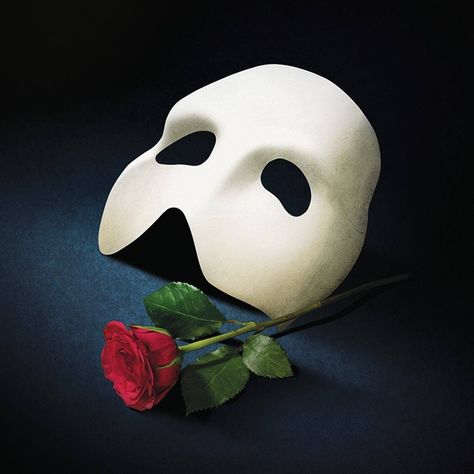 Phantom Of The Opera Mask, Olaf Halloween Costume, Phantom Mask, Opera Mask, Opera Ghost, Ramin Karimloo, The Phantom Of The Opera, Cute Couple Halloween Costumes, Musical Plays