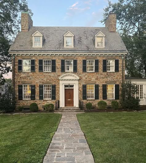 Colonial House Landscaping, Georgian Colonial House, English Mansions, Brick Colonial House, Georgian Revival Homes, Colonial Revival House, Georgian Revival, Colonial House Exteriors, Stone Exterior Houses