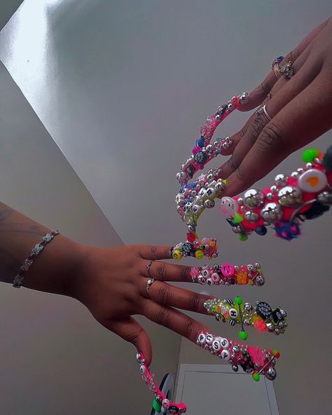 Clear Junk Nails, Playboi Carti Nails, Over The Top Nails, Long Junk Nails, Junk Nails Bling, 1990s Nails, Junk Nails, Punk Nails, Hard Nails