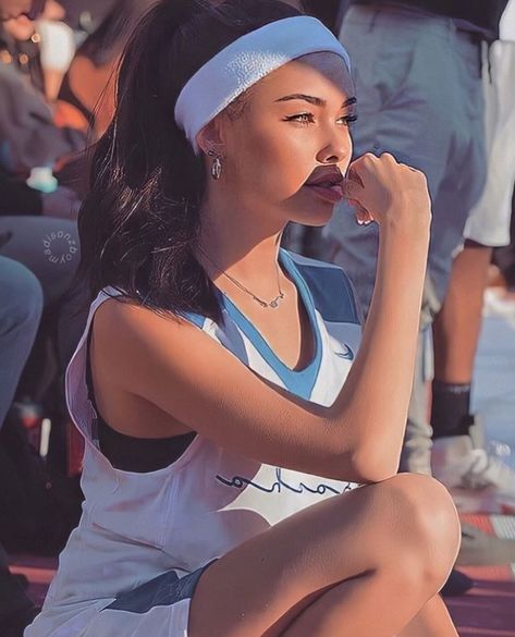 Madison Beer Basketball, Competition Hair, Jersey Headband, Beer Outfit, Gym Fits, Hair Tutorials Easy, Athletic Hairstyles, Hair Up Styles, Madison Beer