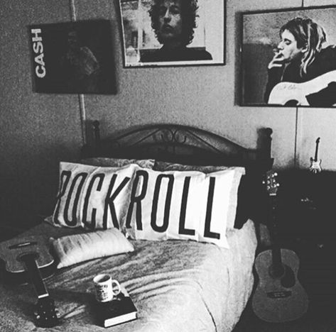 DVNT // VIBES Rock N Roll Aesthetic Bedroom, Aesthetic Bedroom Vintage, Groovy Room Decor, Adult Male Bedroom Ideas, Rock N Roll Bedroom, Male Bedroom Ideas, Dream House Bedroom, Teen Boy Room, Bedroom Vintage