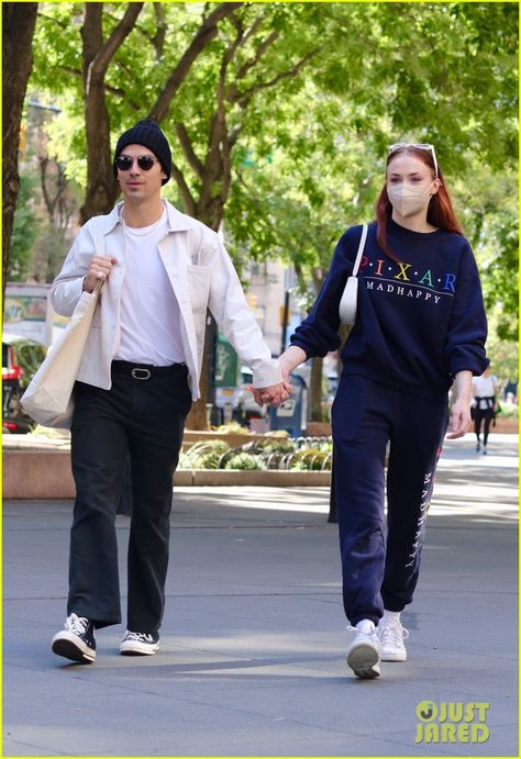 Joe Jonas Outfit, Sophie And Joe, Statement Jacket, Joe Jonas, Sophie Turner, October 2, Jonas Brothers, Streetwear Men Outfits, Basic Tops