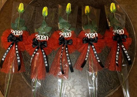 Softball Roses, Softball Team Gifts, Softball Crafts, Senior Softball, Senior Day, Senior Night Gifts, Softball Coach, Softball Gifts, Cheer Gifts