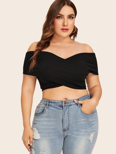 $8 Plus Surplice Solid Tube Top | SHEIN Plus Size Crop Tops, Chubby Fashion, Look Plus Size, Crop Top Outfits, Plus Size Fashion For Women, Looks Chic, Look Plus, Plus Size Blouses, Trendy Tops