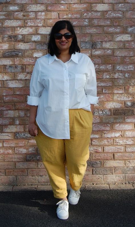 How to Hide a Baby Bump with These Clever Outfit Hacks! Trousers Plus Size Outfit, Plus Size Linen Outfits, Plus Size Trousers Outfit, Women Blouses Fashion Casual, Androgynous Fashion Plus Size, Dress Plus Size Casual, Plus Size Outfits Casual, Cuffed Trousers, Outfit Hacks