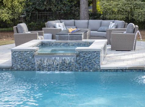 Small Backyard Pool Ideas on a Budget | Small Budget Pools Modern Pool And Spa, Moderne Pools, Rectangle Pool, Beach Entry Pool, Patio Remodel, Endless Pool, Vinyl Pool, Pool Remodel, Pool Colors