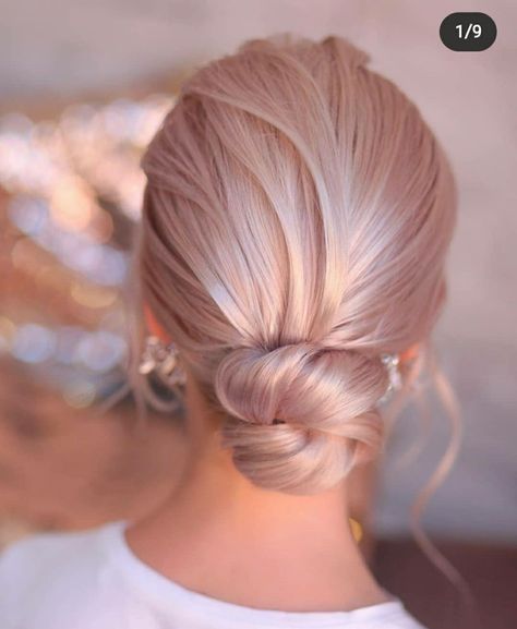 Blond Rose, Pearl Blonde, Pink Blonde Hair, Spring Hair Color, Strawberry Blonde Hair, Hair Color And Cut, Hair Inspiration Color, Hair Inspo Color, Cool Hair Color