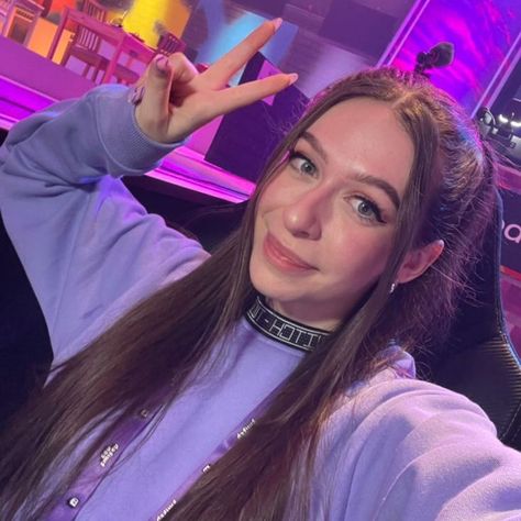 Crystal Cakes, Liquid Smooth, Hannah Rose, Streamer Dr, Crystal Cake, Rose Icon, Content Creators, Dream Team, Amazing Women