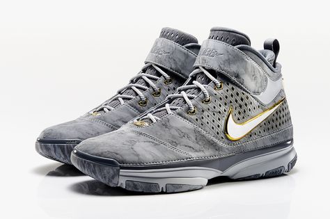 Nike Zoom Kobe II "Prelude" Nike Zoom Kobe, Kobe Shoes, Cheap Nike Air Max, Sneaker Magazine, Nike Outlet, Lakefront Homes, Air Max Shoes, Nike Shoes Air Max, Nike Air Max For Women