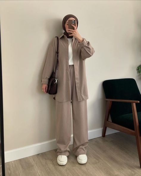 Outfit Muslim, Modest Outfits Muslim, Muslim Outfit, Outfits Muslim, Korean Pants, Cute Sweats, Modest Casual, Outfit Hijab Casual, Modest Casual Outfits