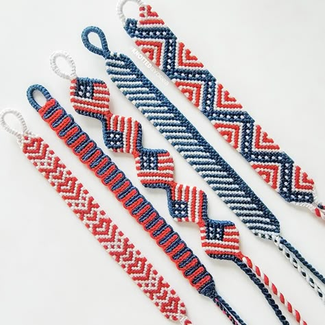 4th Of July Bracelet Patterns, Red White And Blue Bracelet Patterns, Usa Friendship Bracelet, Fourth Of July Friendship Bracelets, 4th Of July Friendship Bracelets, Cool Bracelet Patterns, Red Friendship Bracelet, 4th Of July Bracelets, Country Necklaces