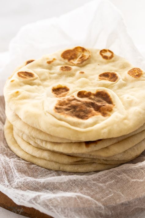 Laffa Bread, Turkish Flatbread, Person Cooking, Griddle Cooking, Nigella Seeds, Flatbread Recipes, Love Simple, Magic Recipe, Roasted Meat