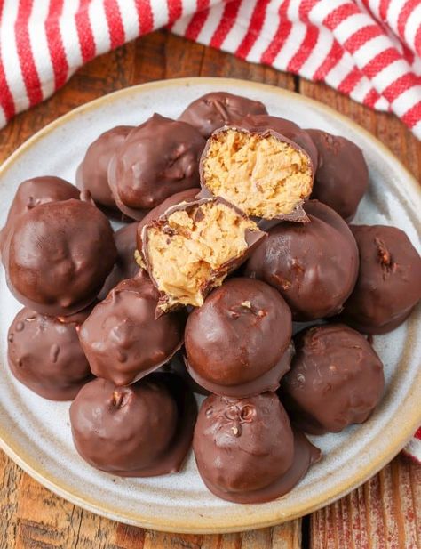 Peanut Butter Balls with Rice Krispies - Chocolate with Grace Cornflakes Chocolate, Peanut Blossom Cookies, Christmas Dessert Tray, Peanut Butter Oatmeal Balls, Peanut Butter Pancakes, Christmas Candy Easy, Easy Christmas Candy Recipes, Peanut Butter Balls Recipe, Easy Candy Recipes