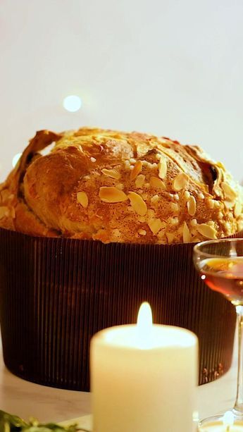 Panettone Cake, Panettone Bread, Italian Panettone, Panettone Recipe, Christmas Bread, Xmas Food, Bread Recipes Sweet, Italian Desserts, Cooking Recipes Desserts