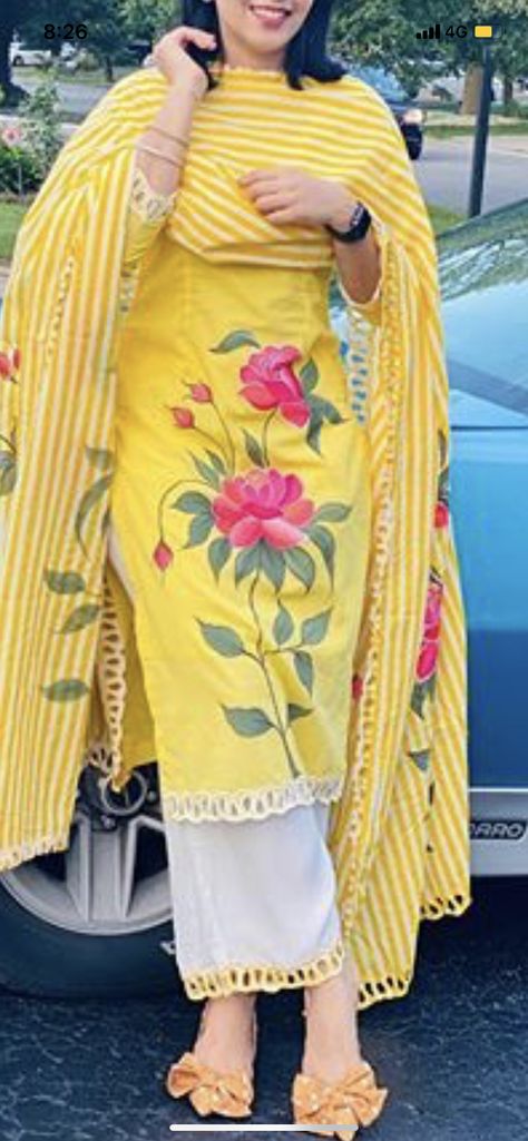 Hand Painting Suits Punjabi, Yellow Hand Painted Suit, Paint Suits Punjabi Design, Hand Painted Punjabi Suits, Suit Painting Designs Punjabi Latest, Hand Painted Suits Punjabi, Hand Painted Suits Latest, Hand Painted Suits, Yellow Suits