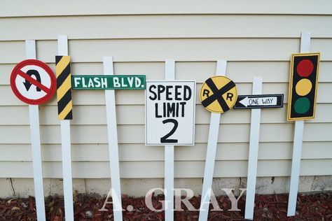 DIY Handmade race car themed birthday party road sign decor. No U Turn, Construction, Street Sign, Speed Limit, Railroad Crossing, One Way, and Traffic Light. Classic Cars Birthday Party, Hotwheels Birthday Party, Cars Birthday Party Decorations, Cars Birthday Party, Railroad Crossing, Hot Wheels Party, Hot Wheels Birthday, Car Themed Parties, Car Birthday Theme