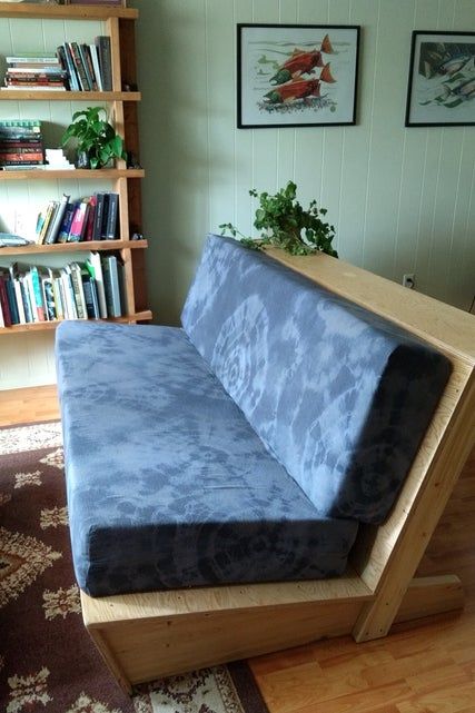 Easy DIY Couch Cushion Covers - Tie Dyed : 5 Steps (with Pictures) - Instructables Diy Futon Cover, Diy Sofa Cushions, Easy Diy Couch, Homemade Couch, Diy Couch Cushions, Sofa Table Design, Diy Futon, Futon Cushions, Homemade Modern