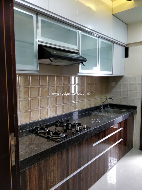 Profile Kitchen Cabinets, Kitchen Platform Ideas Indian, Modular Kitchen Chimney Design, Chimney Kitchen Ideas, Kitchen Cabinets Indian Style, Modular Kitchen Laminate Colour, Acrylic Laminate, L Shaped Modular Kitchen India, Chimney Cupboard