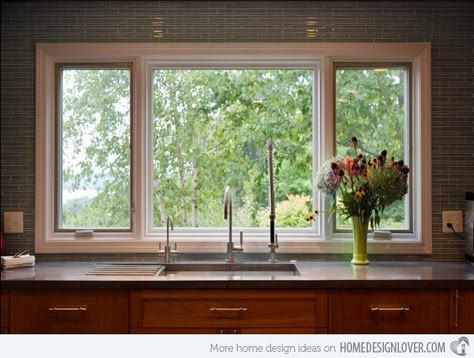 15 Classy Kitchen Windows for Your Home | Home Design Lover Window Above Sink, Window Over Sink, Over Kitchen Sink, Sink Window, Window Remodel, Kitchen Window Design, Kitchen Sink Window, Classy Kitchen, Kabinet Dapur