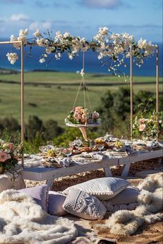 Gorgeous micro wedding picnic with Maui Luxe Picnics Mermaid Picnic, Waterfall Picnic, Wedding Picnic Reception, Luxe Picnic, Fancy Picnic, Picnic Setup, Luxury Picnics, Wedding Picnic, Styled Photoshoot