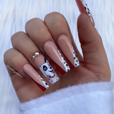 Disneyland Nails, Rounded Acrylic Nails, Disney Acrylic Nails, Mickey Nails, 101 Dalmations, Hello Nails, Hippie Nails, Nail Art Disney, Colored Acrylic Nails