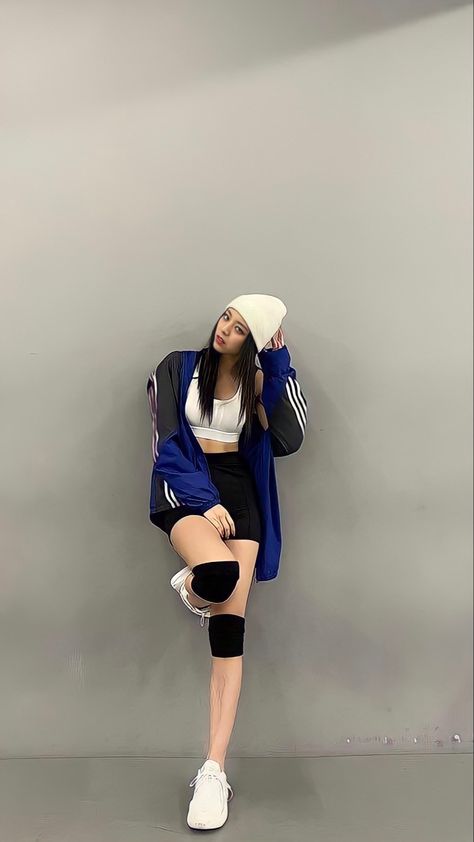 Dance Practice Outfits, Workout Dance, Hyuna Kim, Dance Outfits Practice, Yuna Itzy, Practice Outfits, Ulzzang Fashion, Dance Practice, Teenage Fashion Outfits