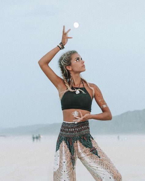 Burning Man Women's Fashion. View More. https://www.burnerlifestyle.com/ #burnerlifestyle #burningman #burnerfashion #womensfashion #festivalfashion Electro Festival Outfit, Africa Burn, Burning Girl, Burning Man Girls, Afrika Burn, Burning Men, Festival Attire, Festival Inspo, Burning Man Costume