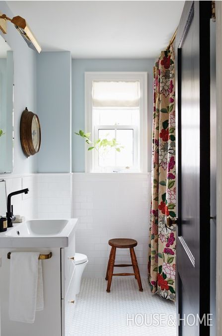 Borrowed Light Farrow & Ball Borrowed Light Farrow And Ball, Farrow And Ball Borrowed Light, Home Wall Colour, Borrowed Light, Mold In Bathroom, New Bathroom Ideas, Zen Bathroom, Farrow And Ball Paint, Light Bathroom