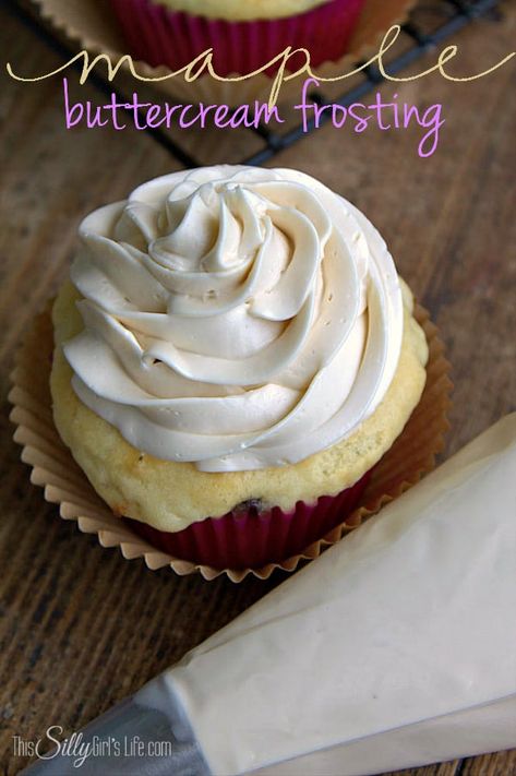 Simple recipe for light and fluffy Maple Buttercream Frosting, so easy and delicious! Maple Buttercream, Maple Frosting Recipe, Maple Frosting, Maple Buttercream Frosting, Mini Tortillas, Icing Recipe, Frosting Recipes, Buttercream Frosting, Simple Recipe