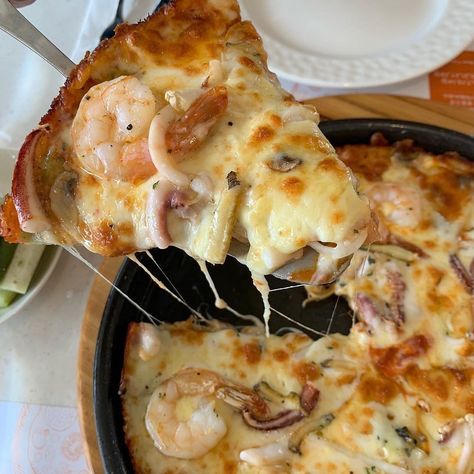 Seafood Pizza, Food Seafood, Mlem Mlem, Meals Healthy, Pizza Food, Tools Kitchen, Food Recepie, Healthy Delicious, Food Is Fuel